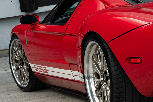 Фото дисков Anrky RS1 Глянцевая шампань на Ford GT I