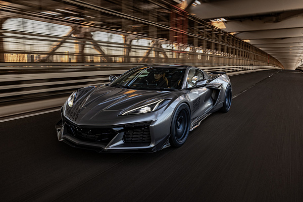 Фото дисков Brixton Forged RS01 Синий сатин на Chevrolet Corvette C8