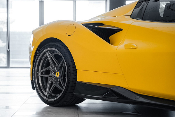 Фото дисков Anrky S3-X3 Глянцевый темный лак на Ferrari F8