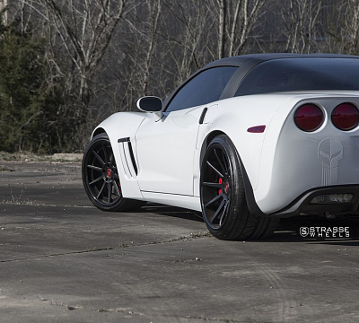 Фото дисков Strasse Wheels R10 Deep Concave на Chevrolet Corvette C6