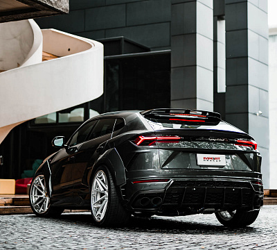 Фото дисков Brixton Forged PF8 на Lamborghini Urus