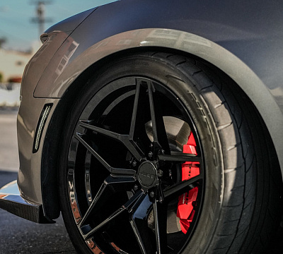 Фото дисков MRR M755 на Chevrolet Camaro VI