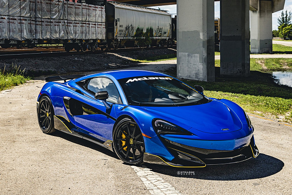 Фото дисков Strasse Wheels R10 Deep Concave FS Черный сатин на McLaren 600