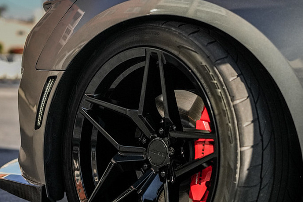 Фото дисков MRR M755 Черный глянец на Chevrolet Camaro VI