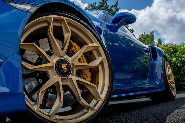 Фото дисков HRE P201 Глянцевое золото на Porsche 911 VII