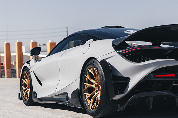 Фото дисков Brixton Forged PF10 Сатиновое темное золото на McLaren 720S