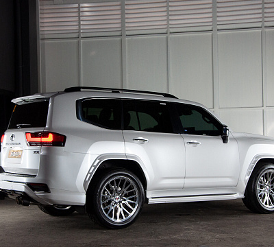 Фото дисков Vossen M-X3 на Toyota Land Cruiser 300
