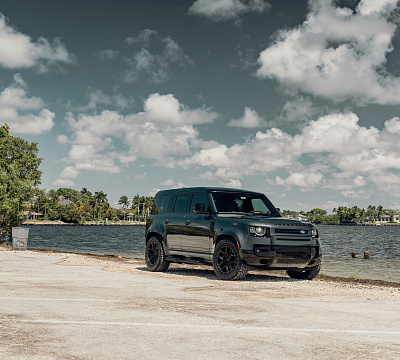 Фото дисков Vossen UV-X на Land Rover Defender II