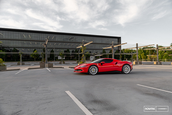 Фото дисков NOVITEC NF11 Белый глянец на Ferrari 296