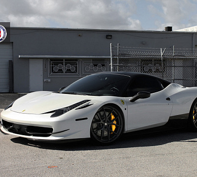 Фото дисков HRE P101 на Ferrari 458