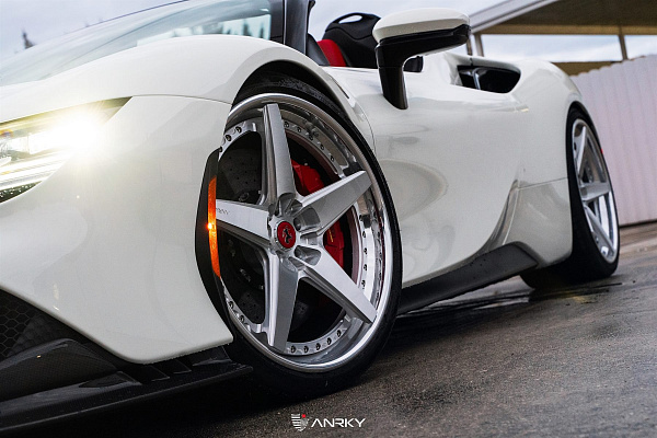 Фото дисков Anrky RS5.3 Глянцевый лак на Ferrari SF90
