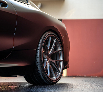 Фото дисков HRE P101 на BMW 8/M8