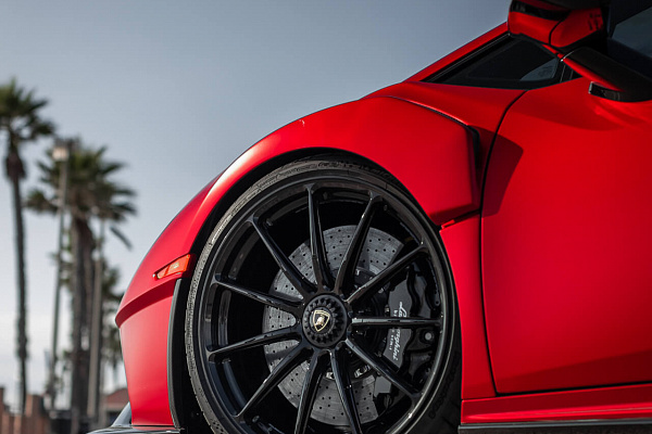 Фото дисков HRE RC103 Черный глянец на Lamborghini Huracan