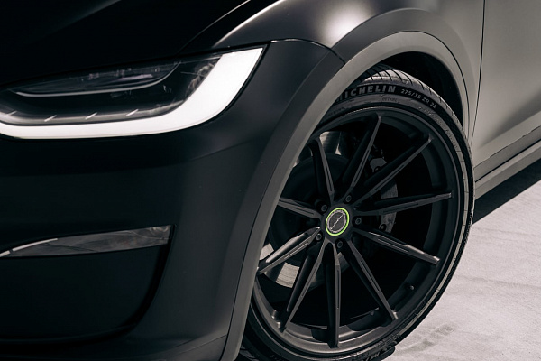 Фото дисков Brixton Forged R11-R Черный матовый на Tesla Model X