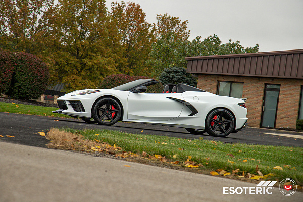 Фото дисков Vossen M-X5 Черный сатин на Chevrolet Corvette C8