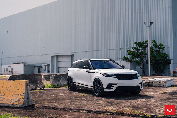 Фото дисков Vossen HF-7 Черный глянец на Land Rover Range Rover Velar