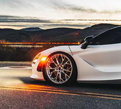 Фото дисков Brixton Forged PF10 на McLaren 720S