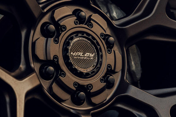 Фото дисков 4PLAY 4P83 Сатиновая темная медь на Toyota Tundra III