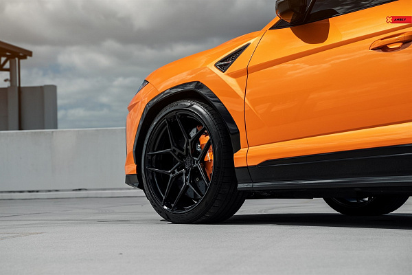 Фото дисков Anrky S1-X4 Черный глянец на Lamborghini Urus