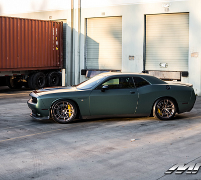 Фото дисков MRR M392 на Dodge Challenger III