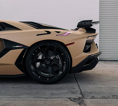 Фото дисков Brixton Forged NC01-R на Lamborghini Aventador