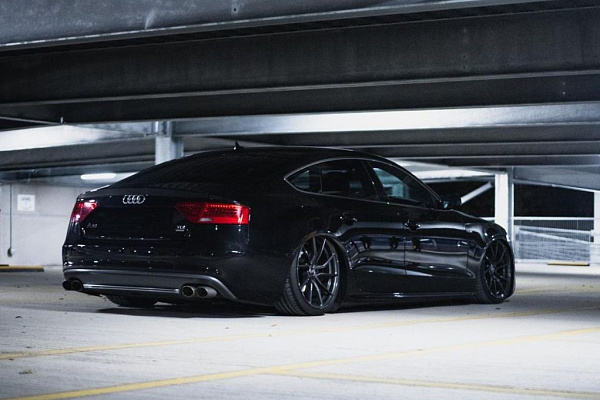 Фото дисков Bola B11 Глянцевый графит на Audi A/S/RS 5 (8T)