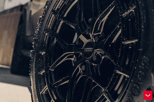Фото дисков Vossen HFX-1 (6-Lug) Черный глянец на Lexus GX III