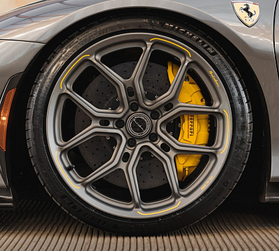 Фото дисков Brixton Forged CM5-RS на Ferrari SF90
