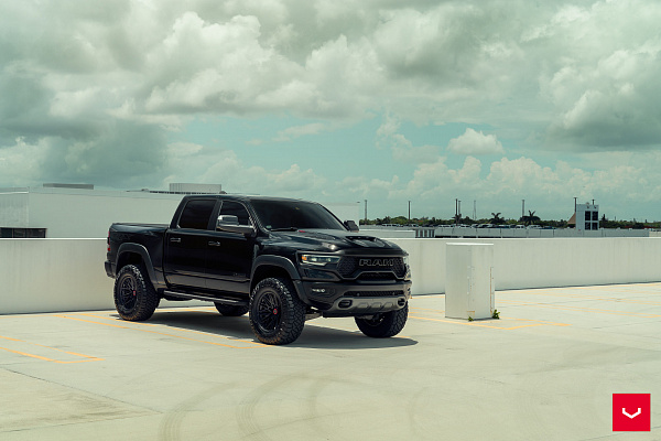 Фото дисков Vossen HF6-5 Черный глянец на Ram 1500 V
