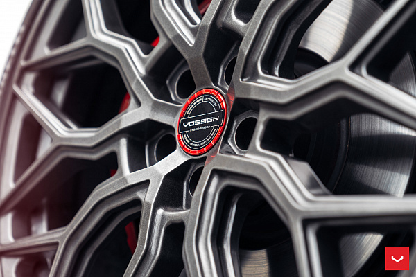 Фото дисков Vossen HF-2 Сатиновый графит на Audi Q5 (FY)