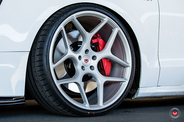 Фото дисков Vossen CG-205 Сатиновый лак на Audi A/S 8 (D4)