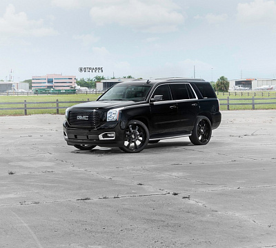 Фото дисков Strasse Wheels T8 Signature на GMC Yukon V