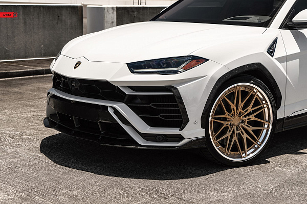 Фото дисков Anrky S3-X1 Сатиновое золото на Lamborghini Urus