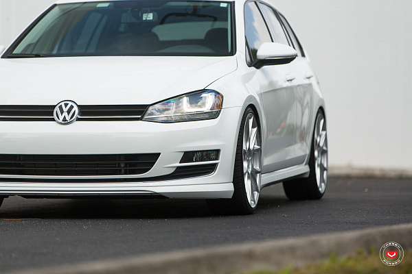 Фото дисков Vossen VFS-6 Серебро на Volkswagen Golf VII