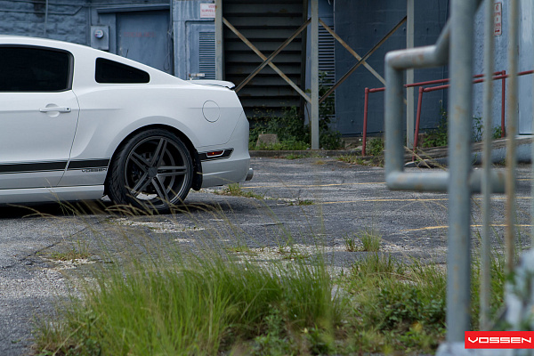 Фото дисков Vossen CV5 Сатиновый графит на Ford Mustang V