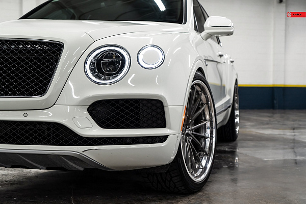 Фото дисков Anrky AN39 Глянцевый темный лак на Bentley Bentayga