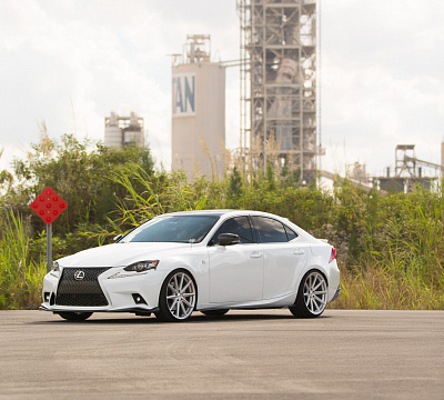Фото дисков Vossen VFS-10 на Lexus IS II