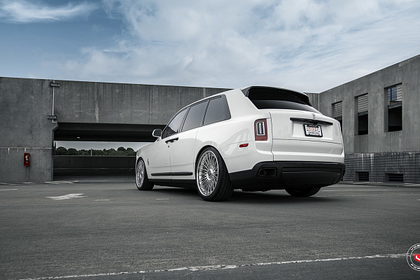 Фото дисков Vossen S17-14 (3-Piece) Глянцевый лак на Rolls-Royce Cullinan