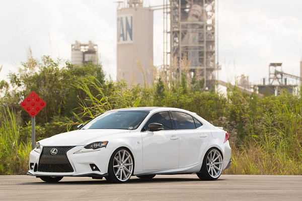 Фото дисков Vossen VFS-10 Серебро на Lexus IS II