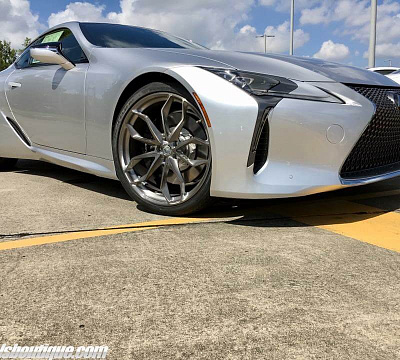 Фото дисков HRE P201 на Lexus LC 500