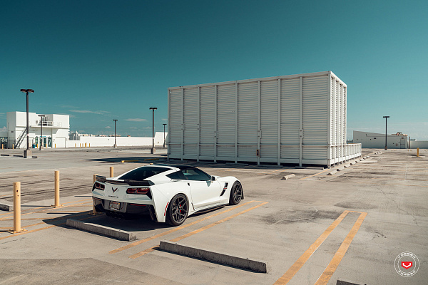Фото дисков Vossen EVO-4R Сатиновый графит на Chevrolet Corvette C7