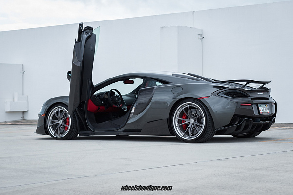 Фото дисков HRE S101 Глянцевый темный лак на McLaren 570S