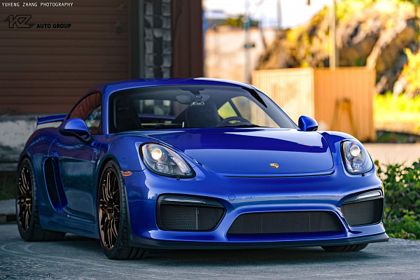 Porsche Cayman GT4