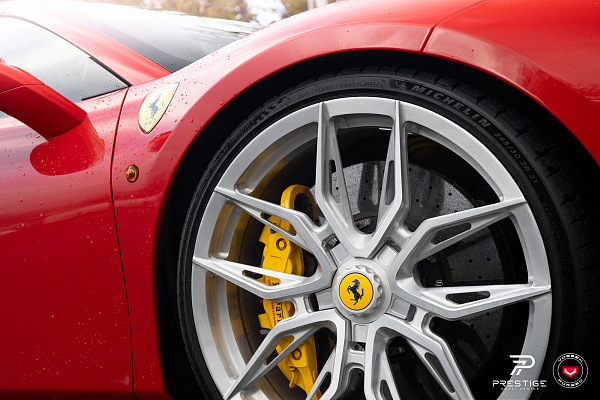 Фото дисков NOVITEC NF11 Глянцевый лак на Ferrari 488