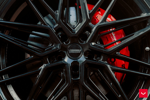 Фото дисков Vossen HF-7 Черный глянец на Lamborghini Urus