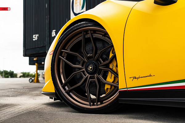 Фото дисков Anrky AN36 Сатиновая темная бронза на Lamborghini Huracan