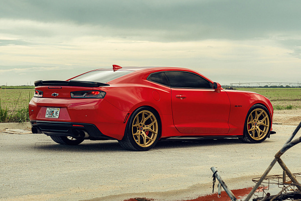 Фото дисков Vossen HF-5 Глянцевое золото на Chevrolet Camaro VI
