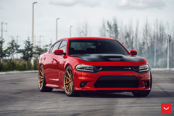 Фото дисков Vossen HF-3 Глянцевое золото на Dodge Charger VII