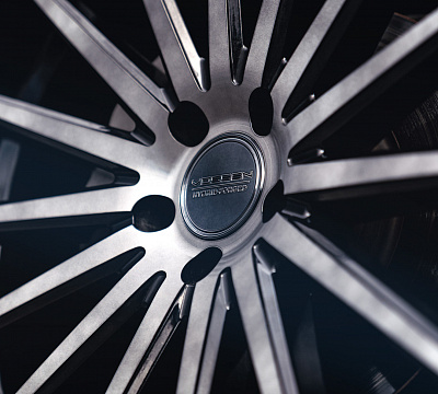 Фото дисков Vossen VFS-2 на Audi Q5 (8R)