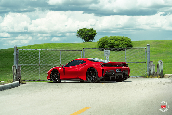 Фото дисков Vossen EVO-5 Черный глянец на Ferrari 488